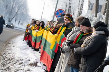 Sausio 13-ąją – tauragiškių vienybė ir kovotojų už laisvę pagerbimas atminties akcijoje „Sustok už didvyrius“