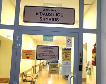 Vengiant gripo plitimo, ligoninėje naudojamos asmens apsaugos priemonės ir izoliuojami skyriai