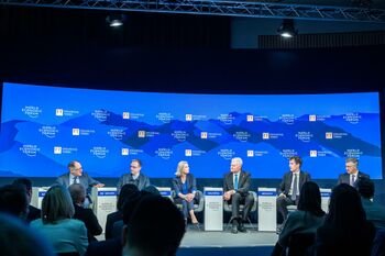 Prezidentas Davose: Europa turi istorinę galimybę sustiprinti savo globalų vaidmenį