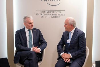 Prezidentas kviečia biofarmacijos lyderę „AstraZeneca“ plėsti veiklą Lietuvoje