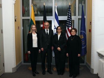 Holokausto atminimo diena paminėta buvusiame Vilniaus geto teatre „Kol dar ne per vėlu“: Holokausto atminimas ir atsakomybė šiandien