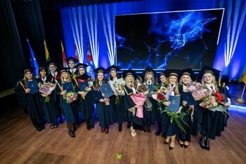 Studijas vainikavo šventė: LSMU studentams įteikti diplomai (Atnaujinta)