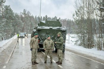 Lietuvos kariuomenė pasirengusi padėti savivaldybėms ekstremalių oro sąlygų metu