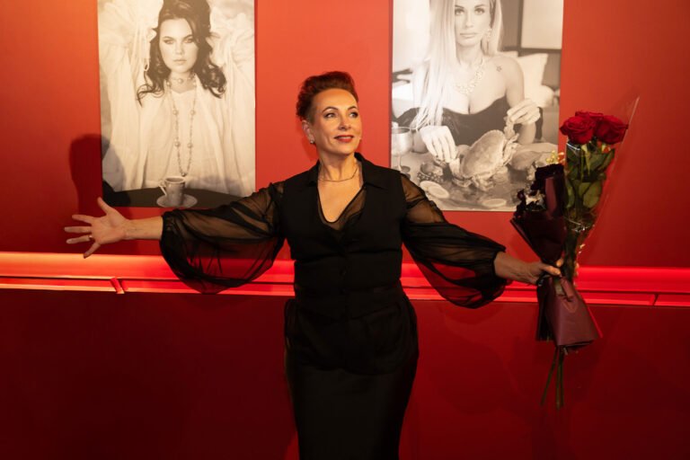 Tylus magnetizmas: kai perlams yra garbė priglusti prie moters odos