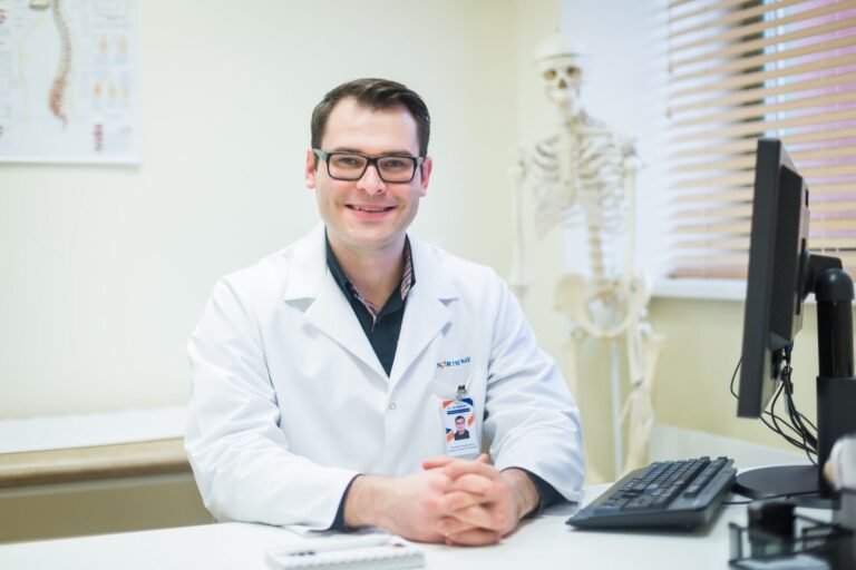 Kai žiemos pramogos baigiasi ligoninėje: traumatologas apie pavojus čiuožiant nuo kalniukų