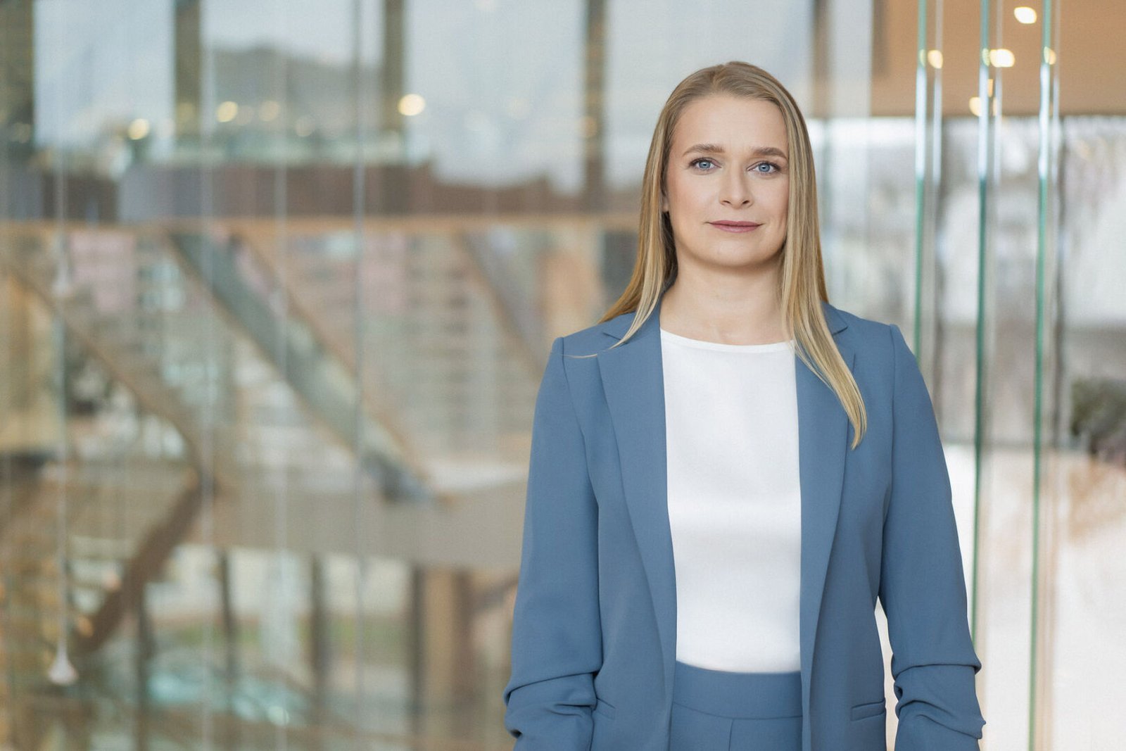 Teisininkė apie draudimo prekiauti naujais lengvaisiais automobiliais su vidaus degimo varikliais peržiūrą: lankstumas ar ES klimato kaitos ambicijų susilpnėjimas?