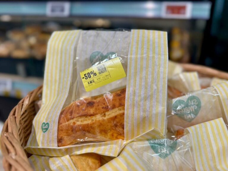 „Iki“ parduotuvėse vakarykštės duonos ir bandelių bus galima įsigyti perpus pigiau – tinklas siekia mažinti maisto švaistymą