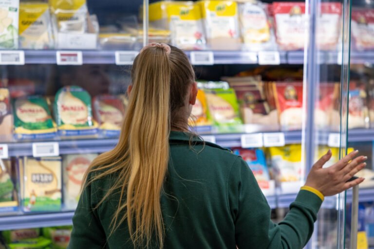 „Iki“ toliau kelia atlyginimus – dar virš 4 tūkstančių darbuotojų uždirbs daugiau