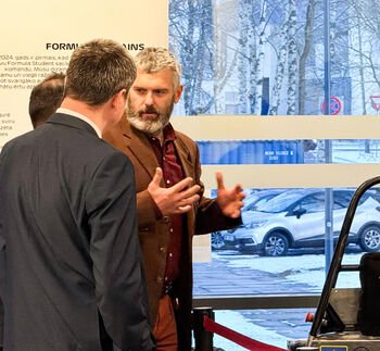 Elektromobiliai žiemą: šaltis „suvalgo“ ne tik kilometrus – mažėja ir baterijų efektyvumas