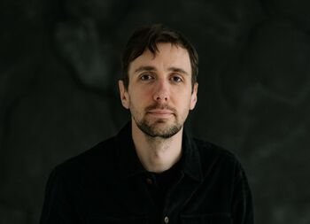 Į Vilniaus knygų mugę atvykstantis latvių poetas Arvis Vigulas: „Dabarties pasaulyje kultūra yra pažeidžiama“