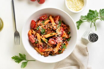 Pigu, sotu ir greita: 3 makaronų receptai ir kelios gudrybės, kad verdant makaronai nesuliptų