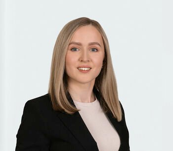 Verslo sutartys su savimi: kada tai – raudona vėliava?