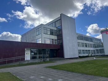 Vėžaičių centro laukia pokyčiai: biblioteka įsikurs naujose patalpose, ruošiamasi tvarkyti aikštę