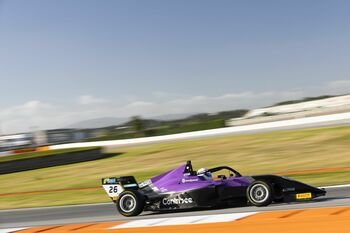 Markas Šilkūnas Formulės 4 lenktynėse susidūrė su netikėtais iššūkiais