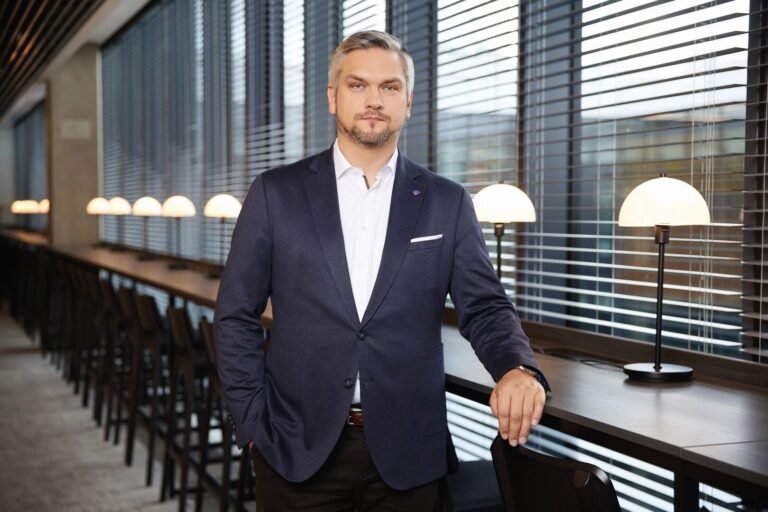 Aurimas Žlibinas. Šviesolaidžio kabeliais matuojamas šalies ekonomikos pulsas