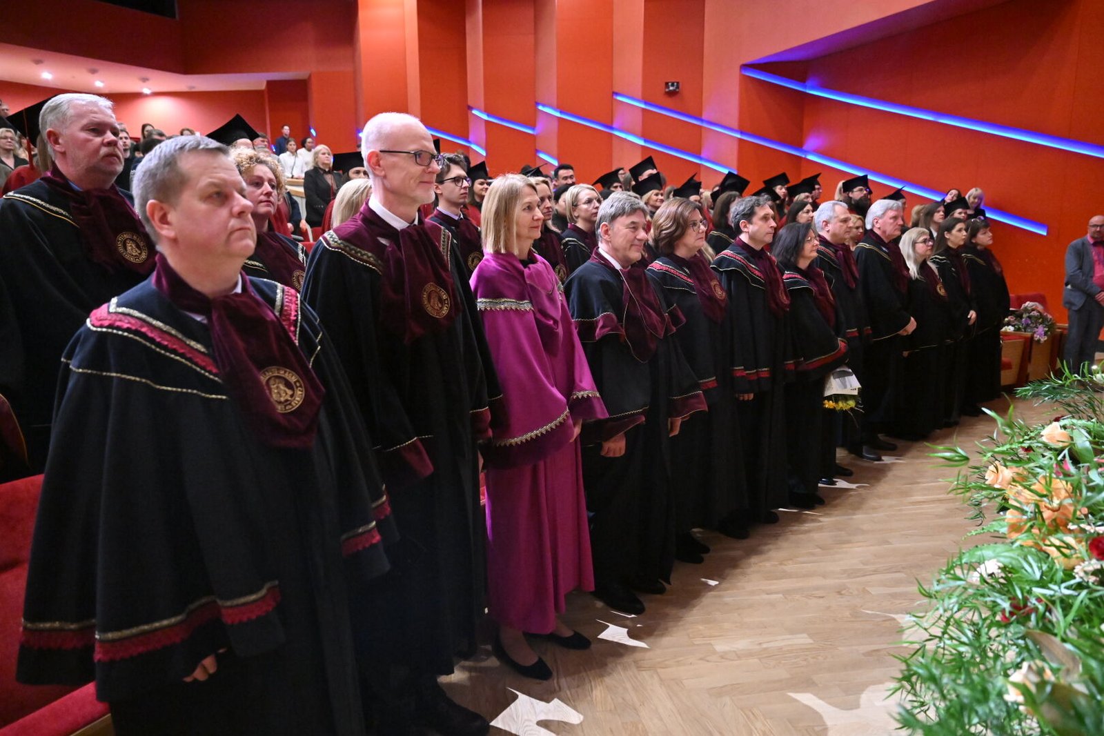 Iškilmingame VDU Senato posėdyje įteikti daktarų diplomai ir Rektoriaus emerito diplomas prof. dr. J. Augučiui (Atnaujinta)