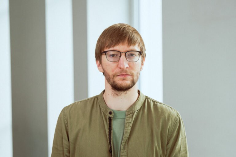 „Lyja – nevairuosiu“ – vyresnių vairuotojų savęs ribojimas kelyje