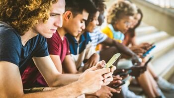 Visuomenės poliarizacija kasdienybėje: kodėl šiandien taip lengva susipykti