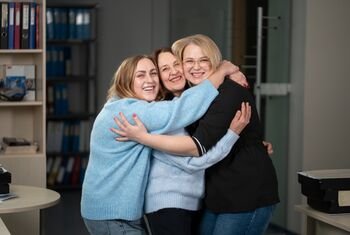 Vienoje įmonėje dirbančios mama ir dvi dukros griauna ne vieną stereotipą