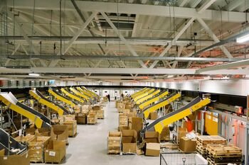 Lietuvos paštas laikinai stabdo siuntų pristatymą į Artimųjų Rytų šalis