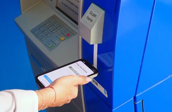 „Paysera“ kuria nuosavą bankomatų tinklą: pinigų išsiėmimas telefonu jau pasiekiamas penkiuose miestuose, artimiausiu metu – ir Rygoje