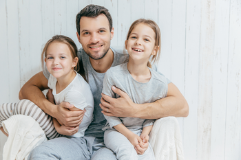 Abu tėvai lygūs prieš įstatymą, bet ne praktikoje – ekspertas aiškina to priežastis (Atnaujinta)