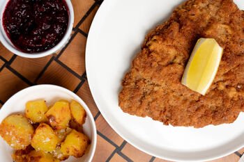 Andrius Šimulynas dalijasi kulinarijos triuku: kaip paruošti burnoje tirpstantį šnicelį pigiau