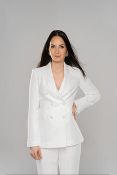 Kodėl „holivudinė šypsena“ dažnai atrodo pigiai ir kaip atskirti tikrąją estetiką?