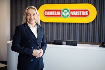 Vaistinių tinklas „Camelia“ stiprina lyderystę darbo rinkoje: 2025 m. atlyginimai perkopė 3 tūkst. eurų ribą