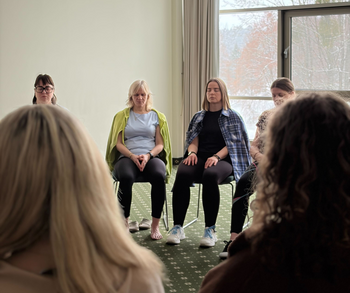 Sąmoningumo stovyklos Lietuvoje: kaip emocinė sveikata, empatija ir kūrybiškumas formuoja ateitį