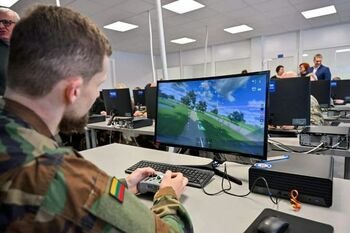 Kovo 11-osios proga – dovana Pasvalio jaunimui: mokiniai mokysis įvaldyti bepiločius orlaivius