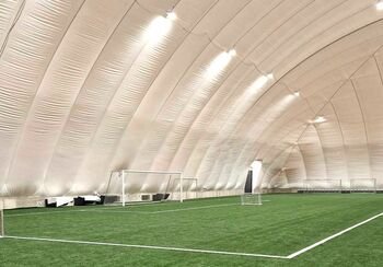 Radviliškyje bus statomas dengtas futbolo maniežas: jau rengiamas projektas