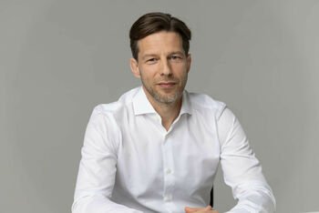 Dantų implantacija estetinėje zonoje: viena klaida – visam gyvenimui?