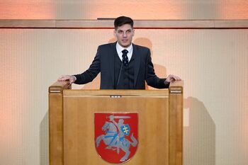 Nepriklausomybės stipendijos laureatas dr. A. Klimantas: „Tik suvokdami, kokie atsilikę mes buvome prieš 150 metų, galime suprasti, kokį beprotišką progresą padarė valstybė šiandien“