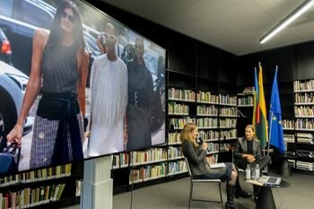 Nacionalinėje bibliotekoje pokalbis apie daniškos mados fenomeną su Deimante Bulbenkaite