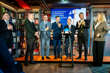 Baltijos šalių vežėjai vienija jėgas: paskelbtas bendras „Rail Baltica“ regioninių traukinių pirkimas