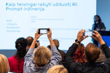 „Tesonet Foundation“ skiria 100 tūkst. eurų startuoliui „Vedliai“: kartu su mokytojais vystys ilgalaikę mokytojų DI raštingumo iniciatyvą