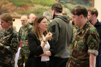 Kai mūšio laukas – žmonių protai: šauliai imasi veiksmų