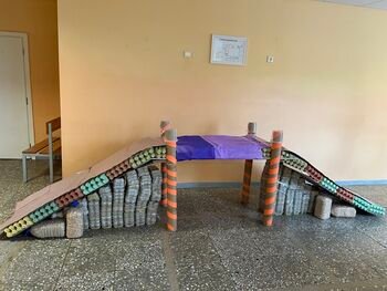 Moksleiviams – inžinerinis išbandymas: pastatyti tiltą, kuris išlaikytų žmogų