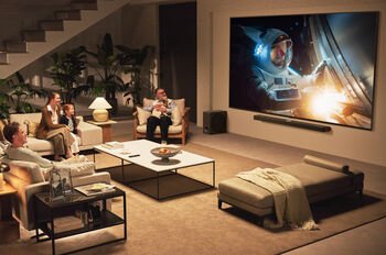 Ekspertas pataria, kaip sumažinti elektros sąskaitas žiūrint išmanųjį televizorių