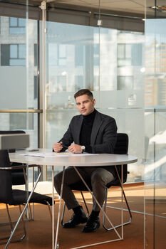 Du atlyginimai ir jokių vaikų: renkantis būstą tai mažesnė rizika bankui, bet ne pirkėjams