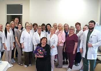 Respublikinės Šiaulių ligoninės bendruomenė pasveikino ilgametę gydytoją Jūratę Greičiuvienę