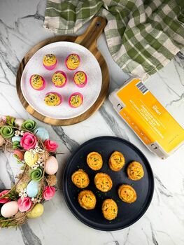 Velykų stalo žvaigždė be didelių išlaidų: „Virtuvė N“ tinklaraštininkė dalijasi 2 įdarytų kiaušinių idėjomis