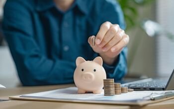 Kas penktas Lietuvos gyventojas taupymui neskiria nė euro: apklausa