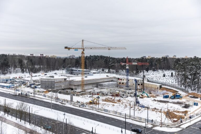 Prekybos centro „Mada“ rekonstrukcija įgauna pagreitį: jau kyla pirmosios konstrukcijos