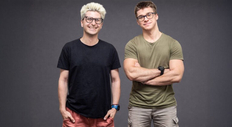 Žinių radijas gimtadienį pasitinka su vaizdo žaidimu „Peršok mikrofoną“