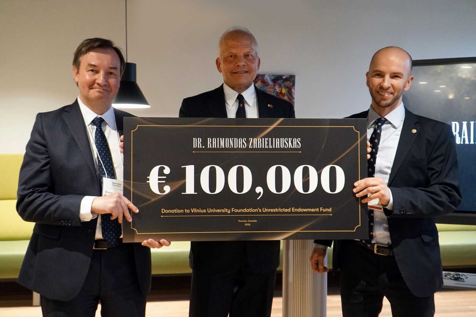 Diasporos parama tęsiasi: iš dr. R. Zabieliausko – 100 tūkst. eurų Vilniaus universiteto fondui