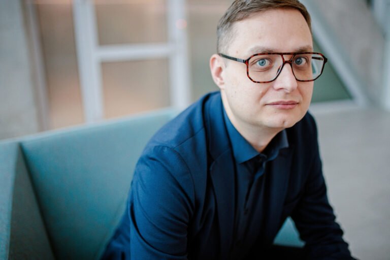 Kas penkias minutes – vis nauja sukčių ataka: dirbtinis intelektas padeda apgauti greičiau nei bet kada