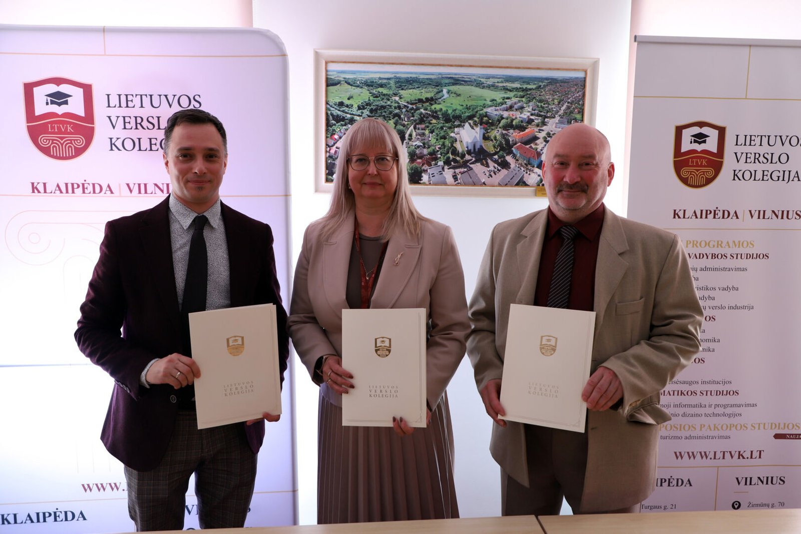 Ieškodami sprendimų dėl vidurinės grandies pareigūnų trūkumo, pareigūnų profsąjungos pradeda bendradarbiauti su Lietuvos verslo kolegija