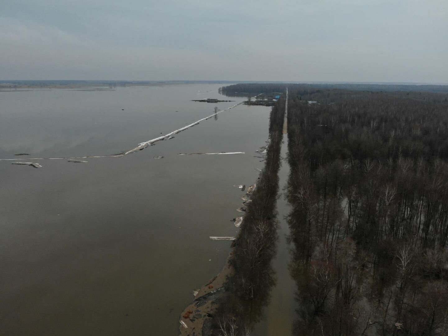 Potvynio situacija stabilizuojasi, tačiau ugniagesiai gelbėtojai išlieka pasirengę: pagalba gyventojams teikiama kasdien